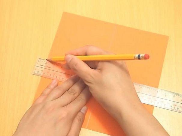 Dụng cụ cần thiết để đo kích thước chân chọn size giày Guess nữ