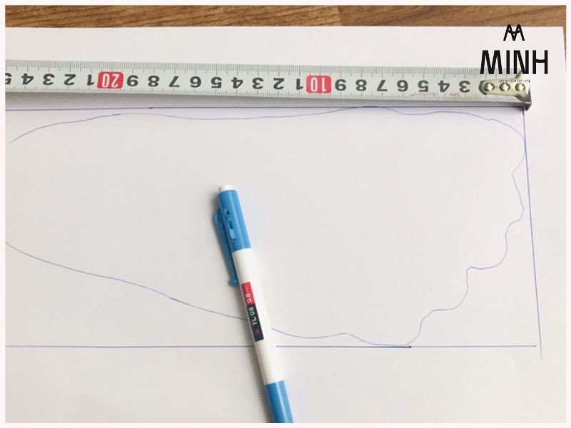 Dụng cụ đo chiều dài bàn chân để chọn size giày Onitsuka Tiger Mexico 66