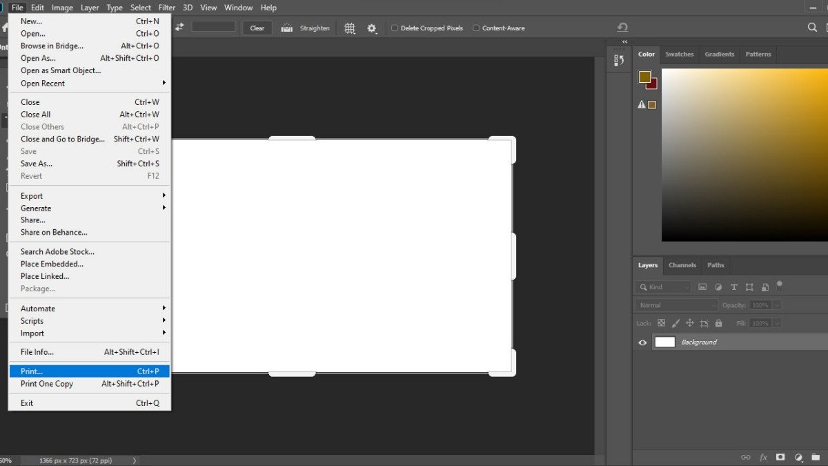 Giao diện phần mềm Photoshop với menu File và tùy chọn Print để điều chỉnh kích thước in