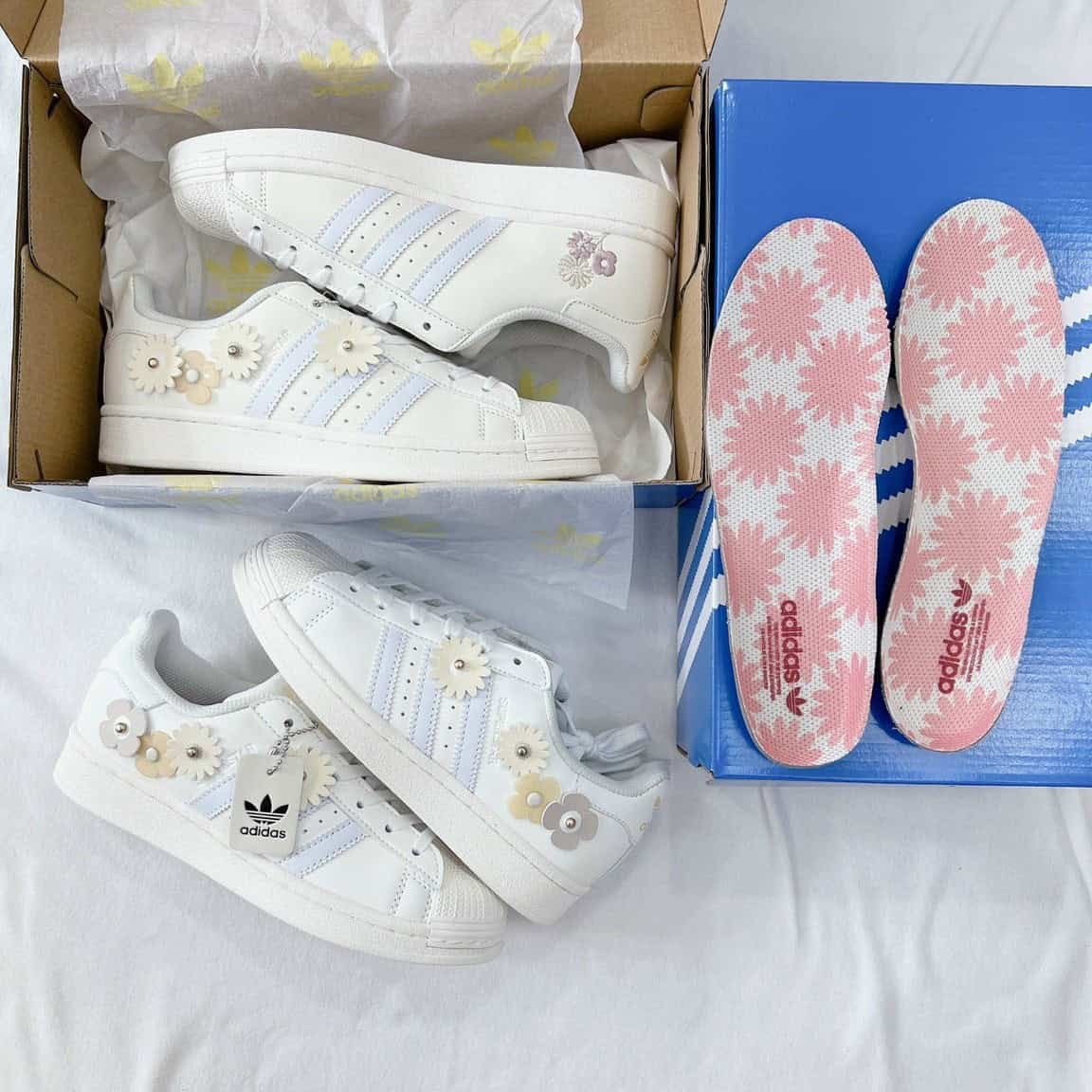 Giày Adidas Superstar trắng phối sọc đen, lựa chọn hoàn hảo cho phong cách đôi năng động