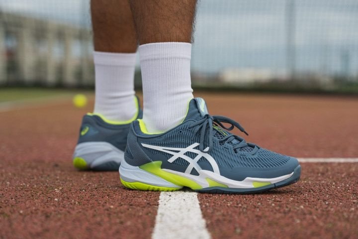 Giày ASICS Court FF 3, một lựa chọn phổ biến cho người chơi tennis chuyên nghiệp, giúp chọn size giày ASICS tennis phù hợp.