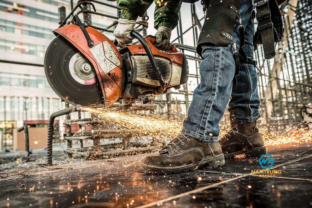 Giày bảo hộ cách điện và chống tĩnh điện bảo vệ an toàn