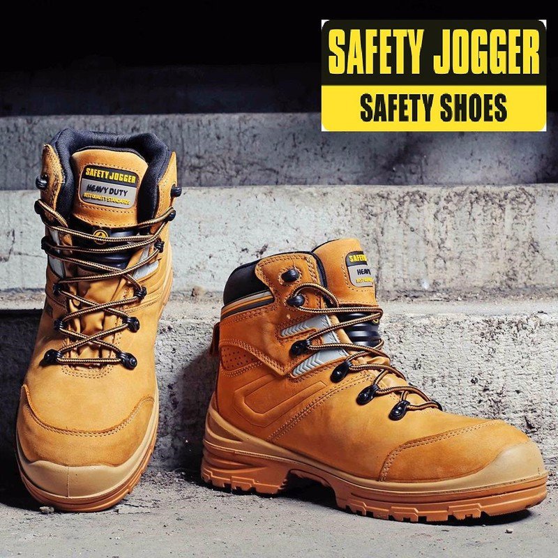 Giày bảo hộ cổ cao với thiết kế hiện đại, thường được biết đến là Safety Boots