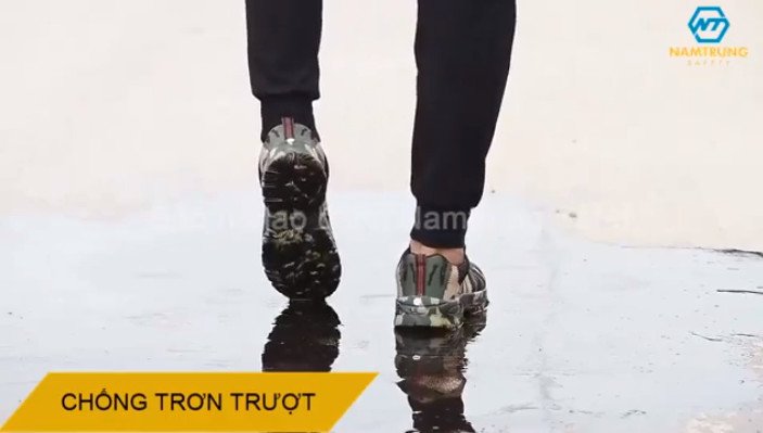 Giày bảo hộ Kingsman Army với đế chống trượt dầu mỡ vượt trội