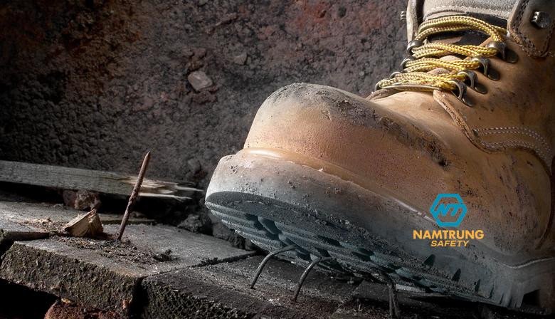 Giày bảo hộ nam trung với đế chống đâm xuyên an toàn