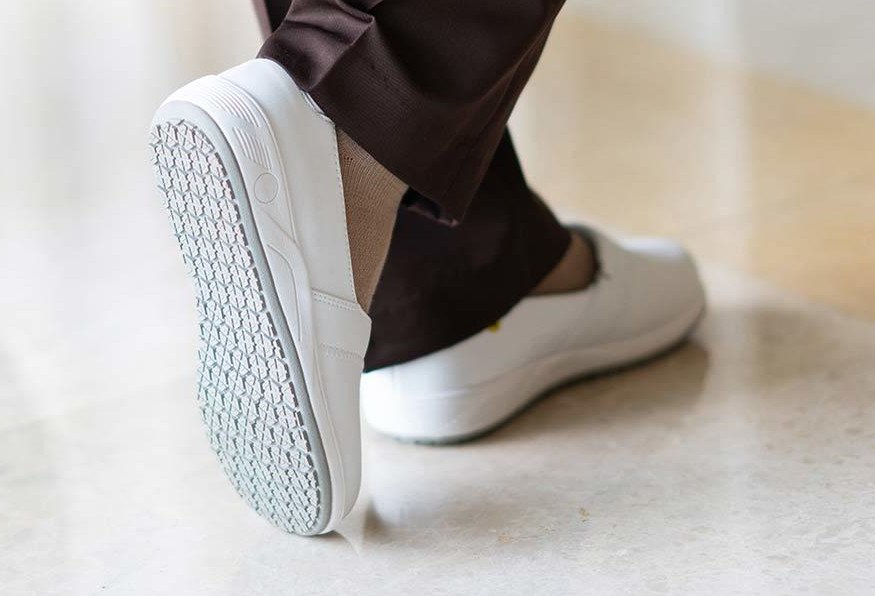 giày bảo hộ thí nghiệm Oxypas Sophie đạt chuẩn phòng sạch