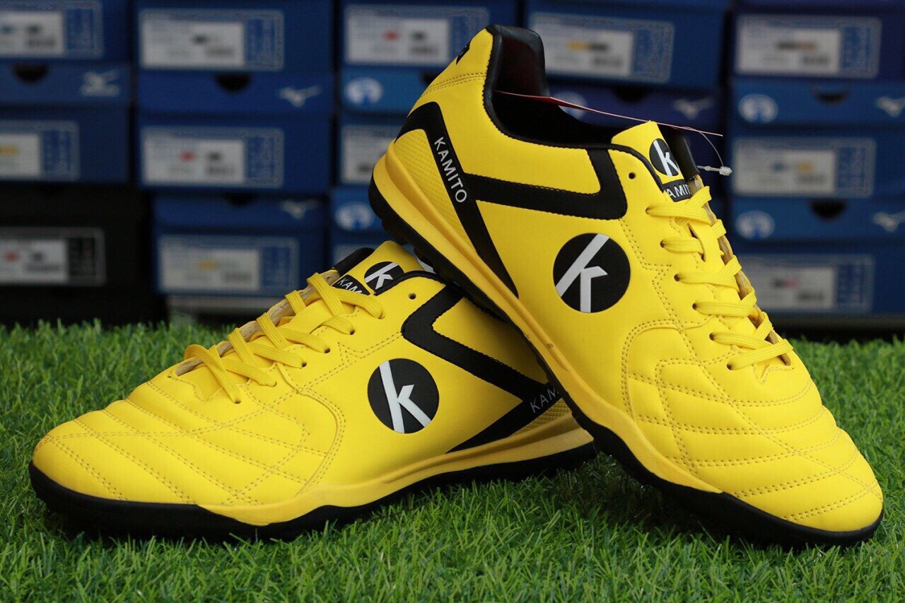 Giày bóng đá Kamito được ra mắt vào năm 2018