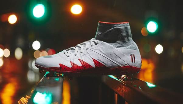 giày bóng đá Neymar Jordan Hypervenom 2 trắng viền đỏ năng động