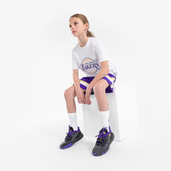 Giày bóng rổ Decathlon 900 NBA Lakers kết hợp công nghệ tiên tiến và phong cách đặc trưng