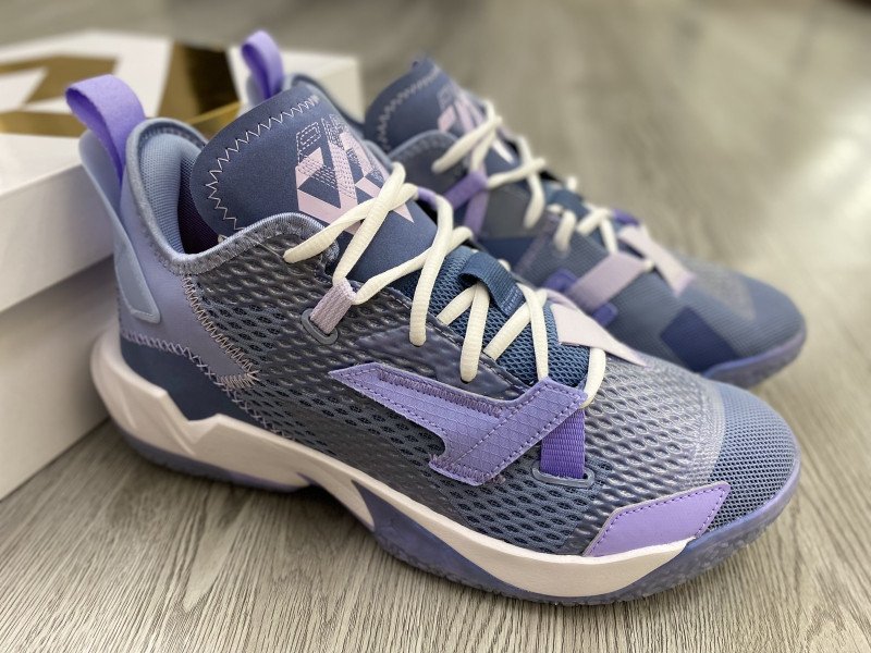 Giày bóng rổ Jordan Why Not Zer0.4 với thiết kế độc đáo và công nghệ đệm Zoom Air, phù hợp cho cầu thủ linh hoạt