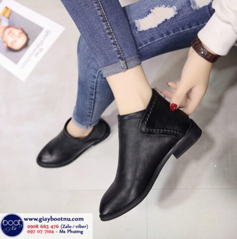 Giày boot nữ cổ thấp đế bệt mũi nhọn màu đen