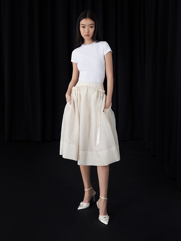 Giày cao gót cô dâu màu trắng quai ngang đính hạt