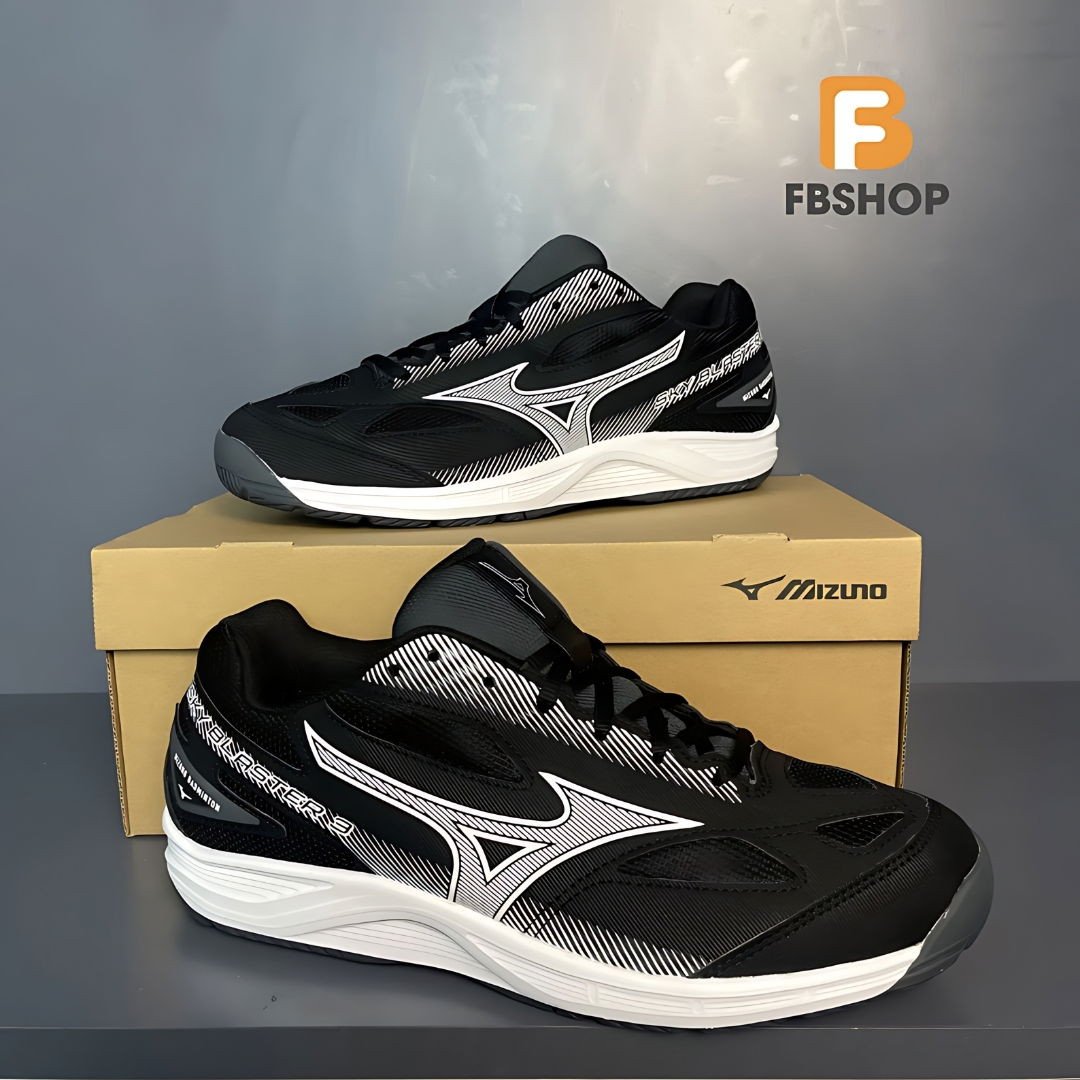 Giày cầu lông Mizuno Sky Blaster 3 màu xanh navy, đại diện cho tốc độ và linh hoạt với bảng size giày chuẩn.