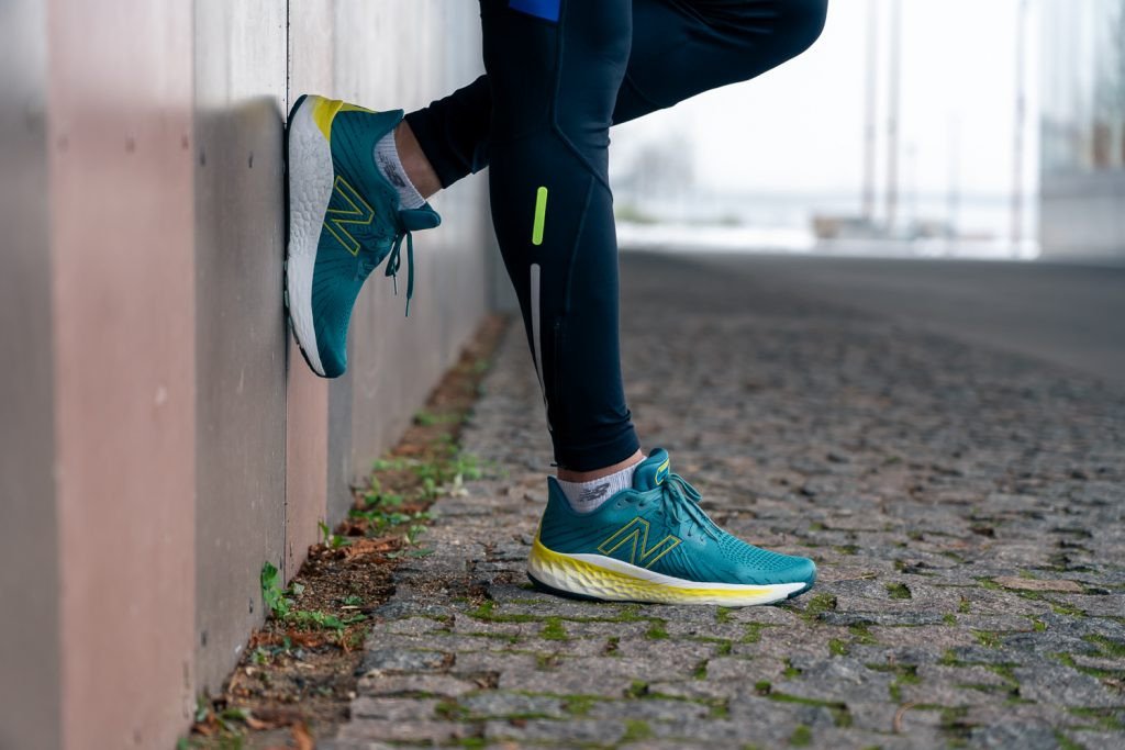 Giày chạy bộ nam New Balance Fresh Foam Vongo V5 với thiết kế hỗ trợ