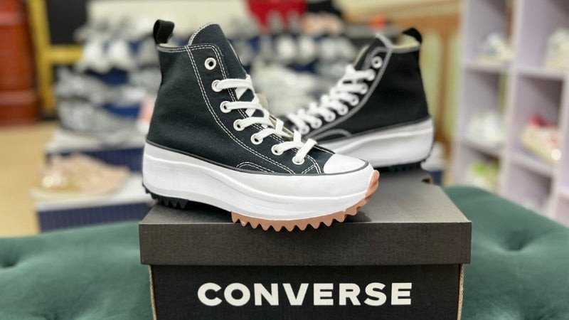 Giày Converse Run Star Hike màu đen với đế răng cưa độc đáo cho nam