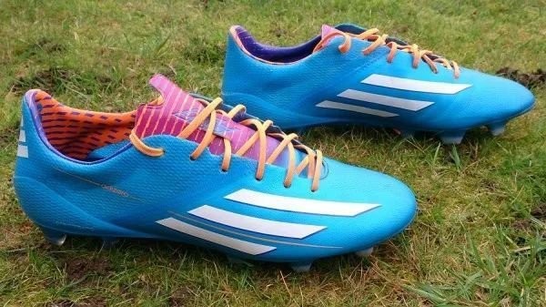 Giày đá bóng Adidas F50 Adizero Samba màu hồng và vàng