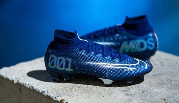 Giày đá bóng của Mbappe thuộc bộ sưu tập Nike Mercurial Dream Speed MDS 001, vinh danh tốc độ vượt trội