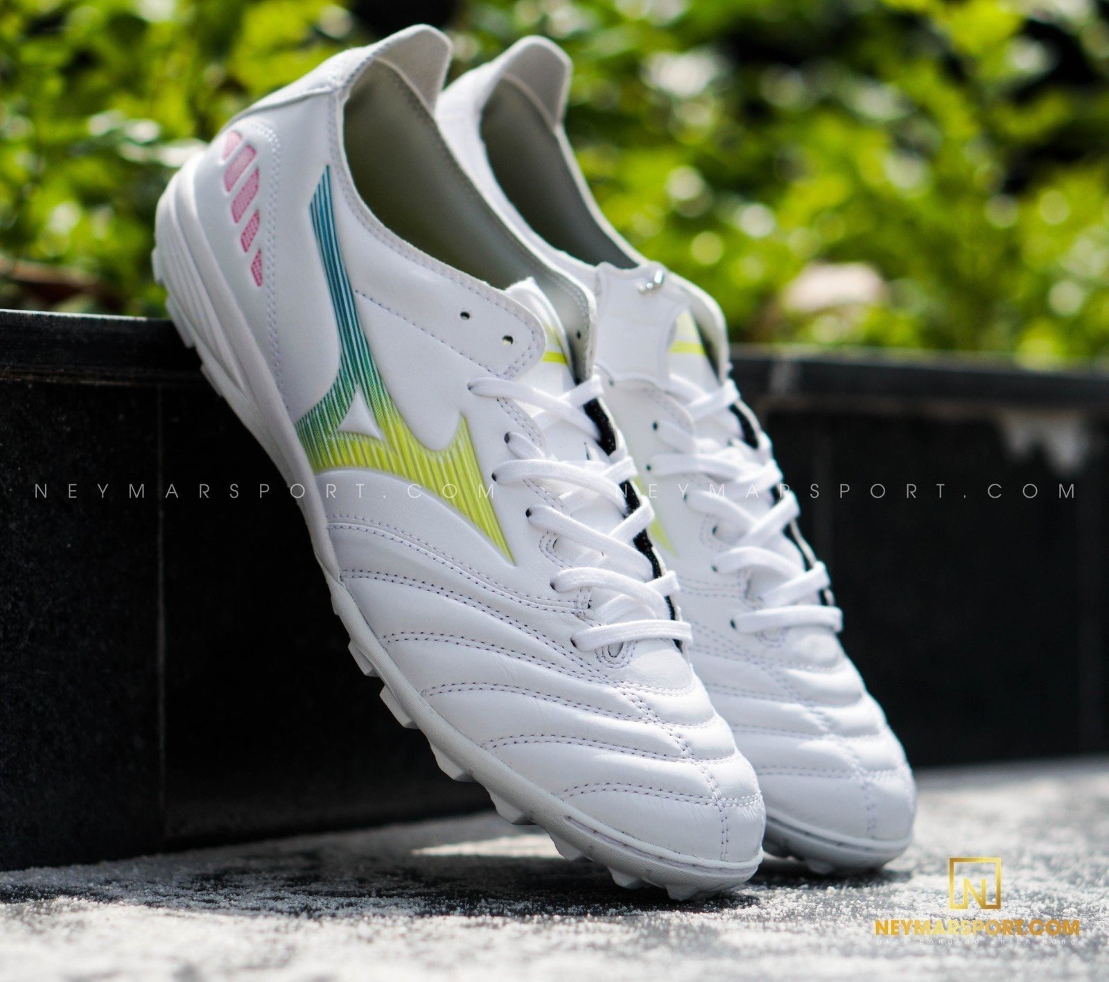 Giày đá bóng Mizuno Morelia Neo III Pro As TF màu trắng hồng vàng