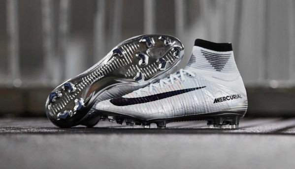 Giày đá bóng Nike Mercurial CR7 Melhor với vân kim cương, tôn vinh CR7 là cầu thủ xuất sắc nhất