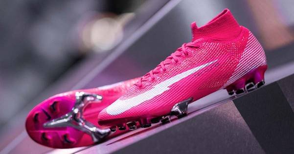 Giày đá bóng Nike Mercurial Superfly Pink Rosa hồng nổi bật của Kylian Mbappe