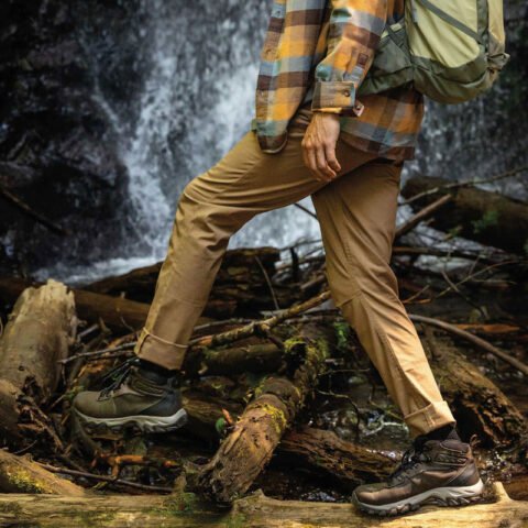 Khám Phá Thế Giới Giày Thể Thao Leo Núi Đỉnh Cao