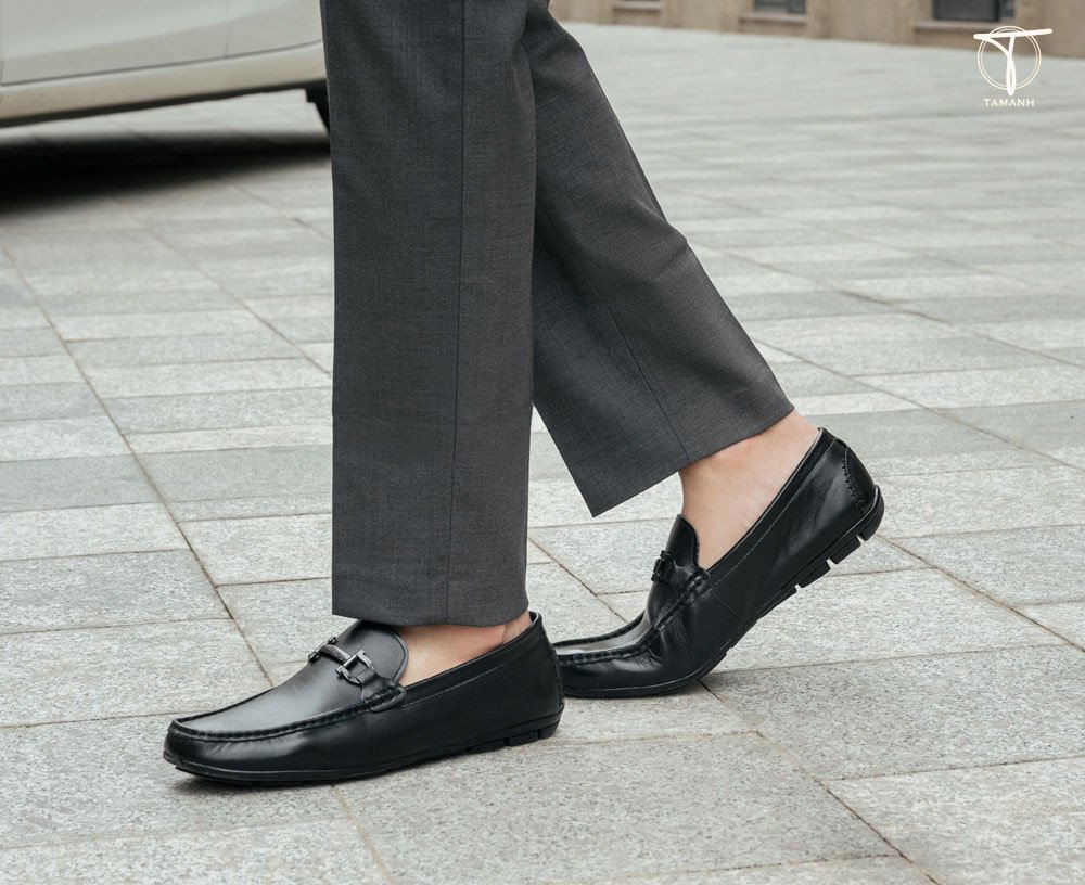 Giày lười da nam Moccasin với đường chỉ nổi bật, mang lại sự thoải mái
