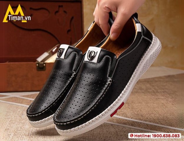 Giày lười đục lỗ nam với thiết kế lỗ thoát khí tối ưu, mang lại cảm giác thoải mái cho người dùng