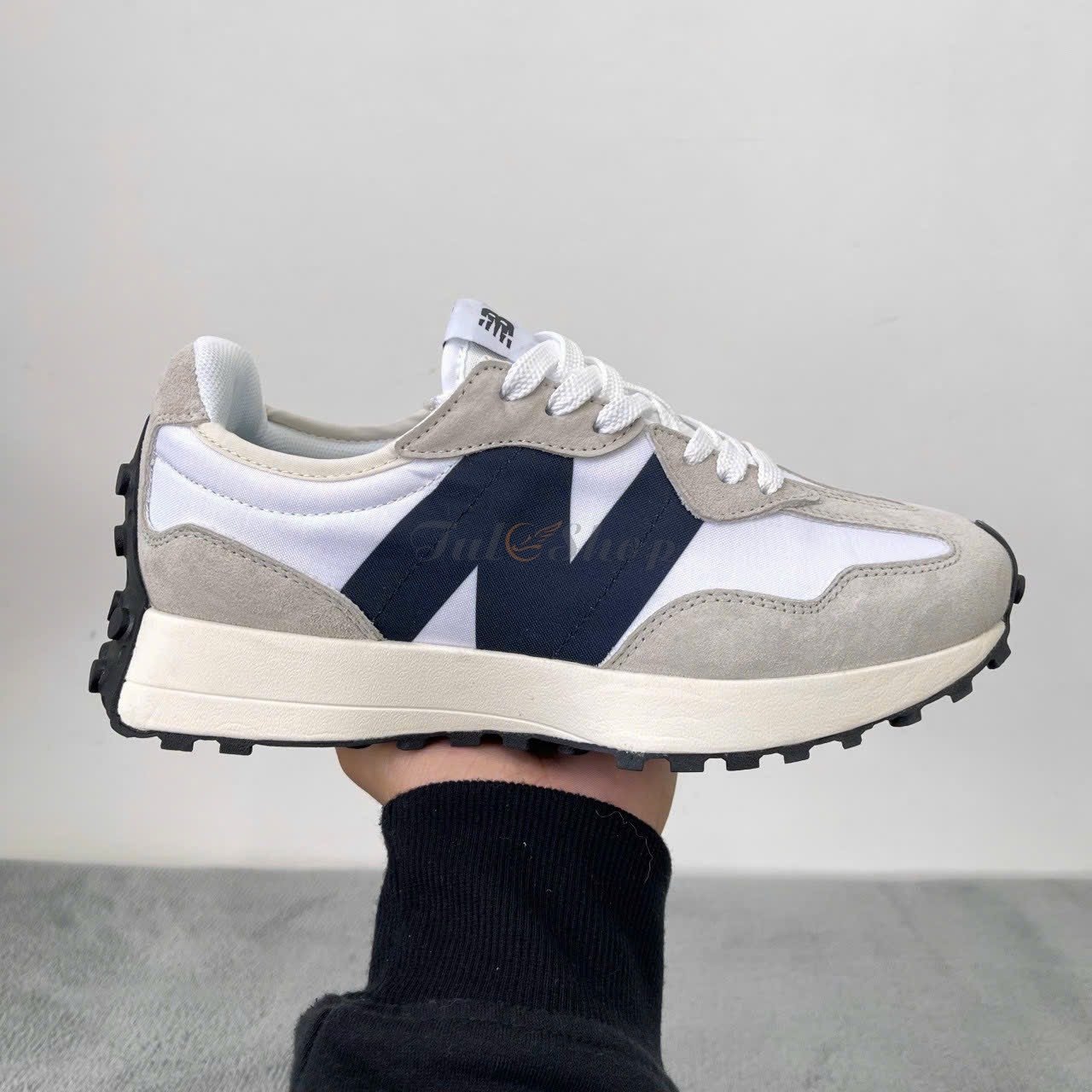 Giày New Balance 327 Sea Salt, phong cách retro độc đáo