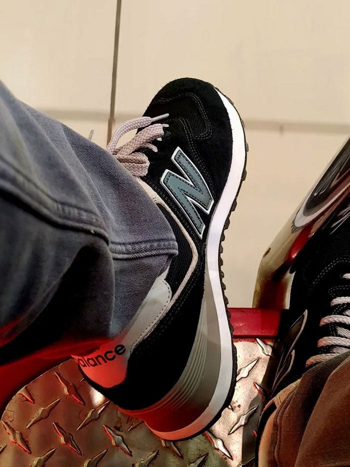 Giày New Balance 550 trắng xanh với đế dày