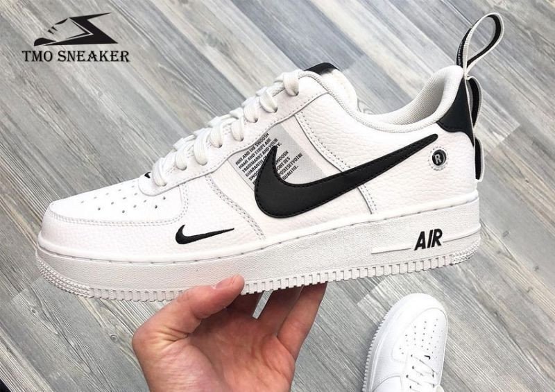 Giày Nike Air Force 1 '07 LV8 Overbranding White phối hai tông trắng đen, xu hướng giày thể thao hot 2025