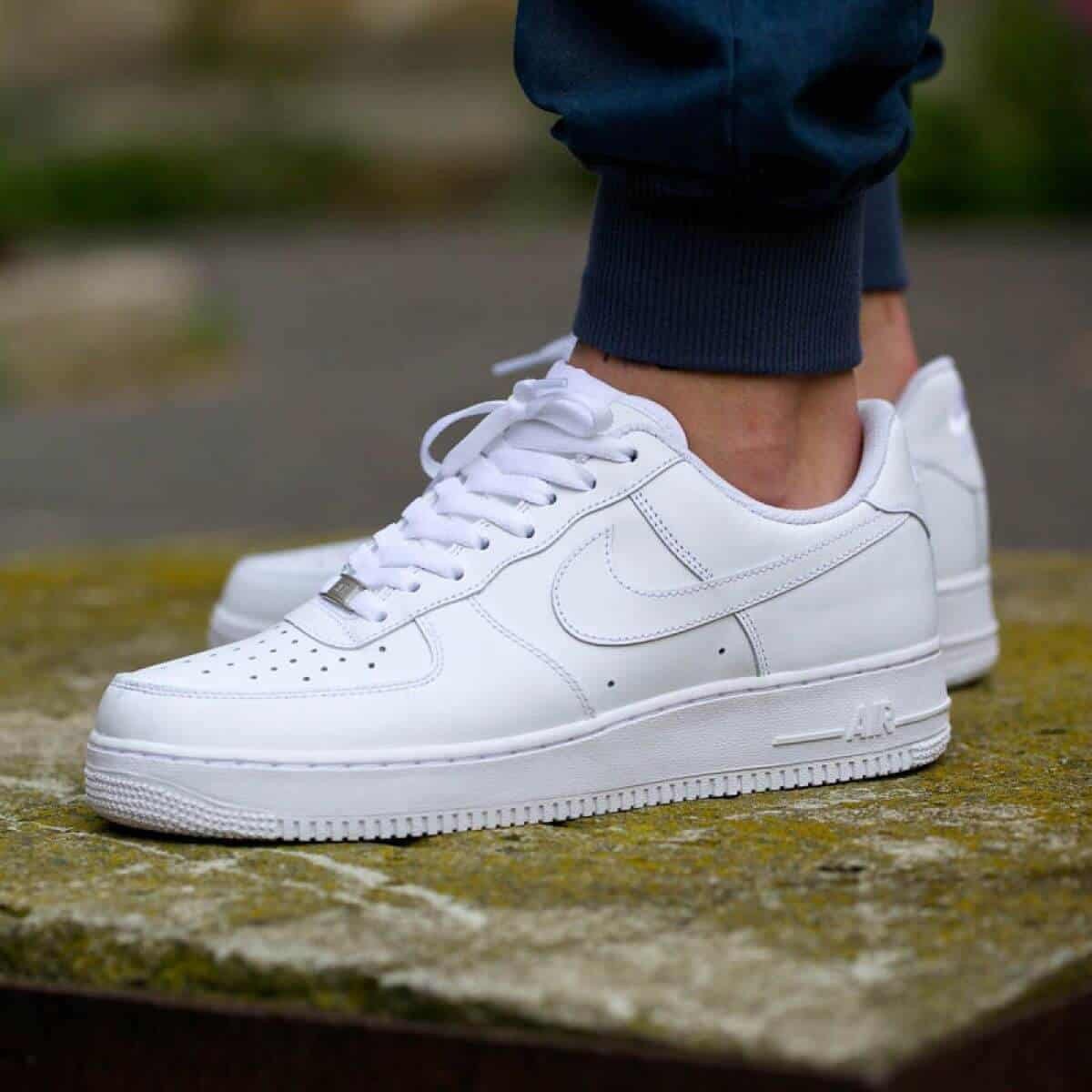 Giày Nike Air Force 1 trắng kinh điển