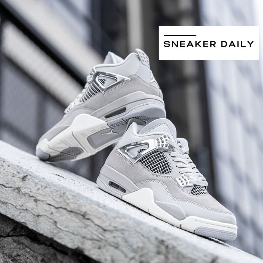 Giày Nike Jordan 4 Retro Frozen Moments trên nền đá