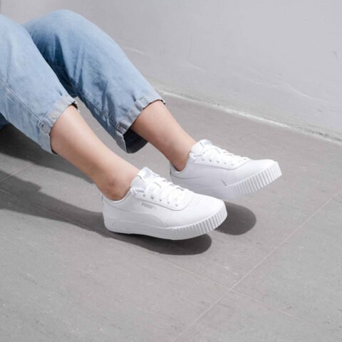Giày Puma Carina với vẻ ngoài cuốn hút và cổ điển
