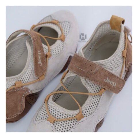 Giày sandal Jeep Mary Jane màu xám nhạt và nâu với đế ngoài chắc chắn