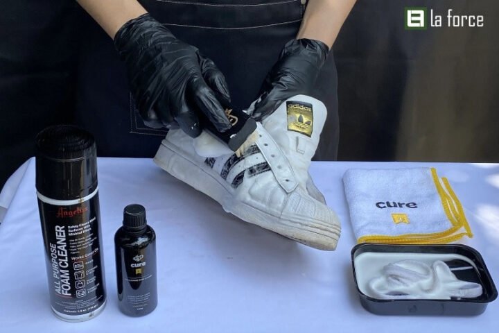 Giày sneaker đa dạng mẫu mã