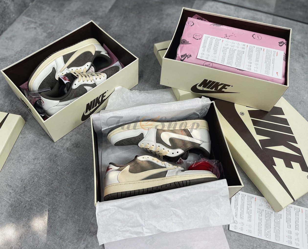 Giày sneaker hot 2024 Nike Air Jordan 1 Low Travis Scott Reverse Mocha được yêu thích