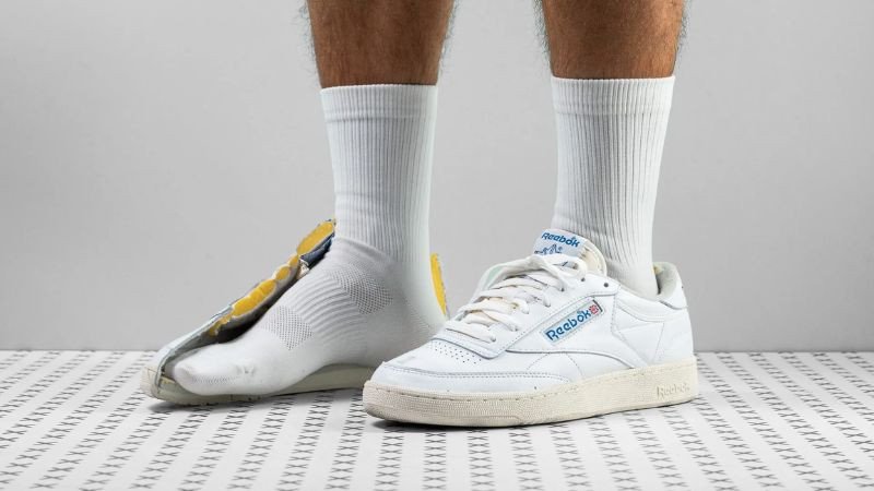 Giày sneaker mũi nhọn giúp bạn trông thanh thoát hơn