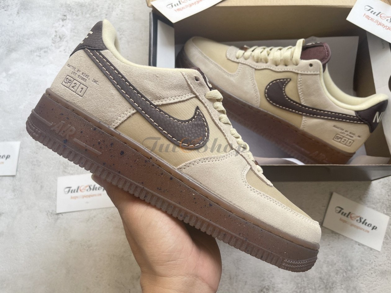 Giày sneaker nam Nike Air Force 1 Low SP Coffee với tông màu cà phê