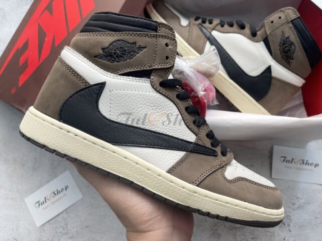 Giày sneaker nam Nike Air Jordan 1 High Travis Scott với màu phối cá tính