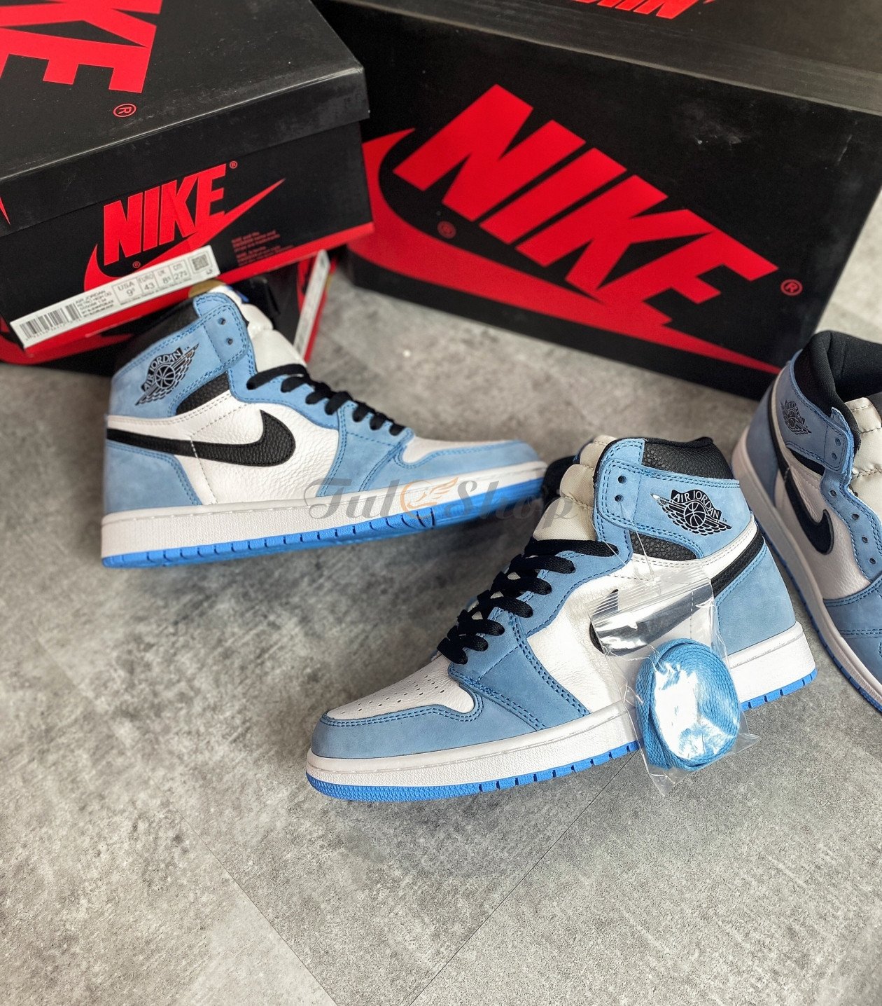 Giày sneaker nam Nike Air Jordan 1 High University Blue với chất liệu da phấn cao cấp