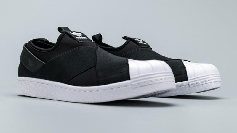 Giày sneaker nữ Adidas Superstar Slip on màu trắng đen tiện lợi