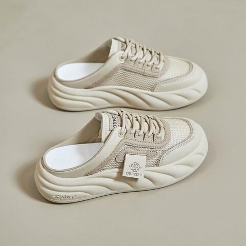 Giày sneaker nữ chính hãng màu be, kiểu dáng thoải mái cho mọi hoạt động hàng ngày.