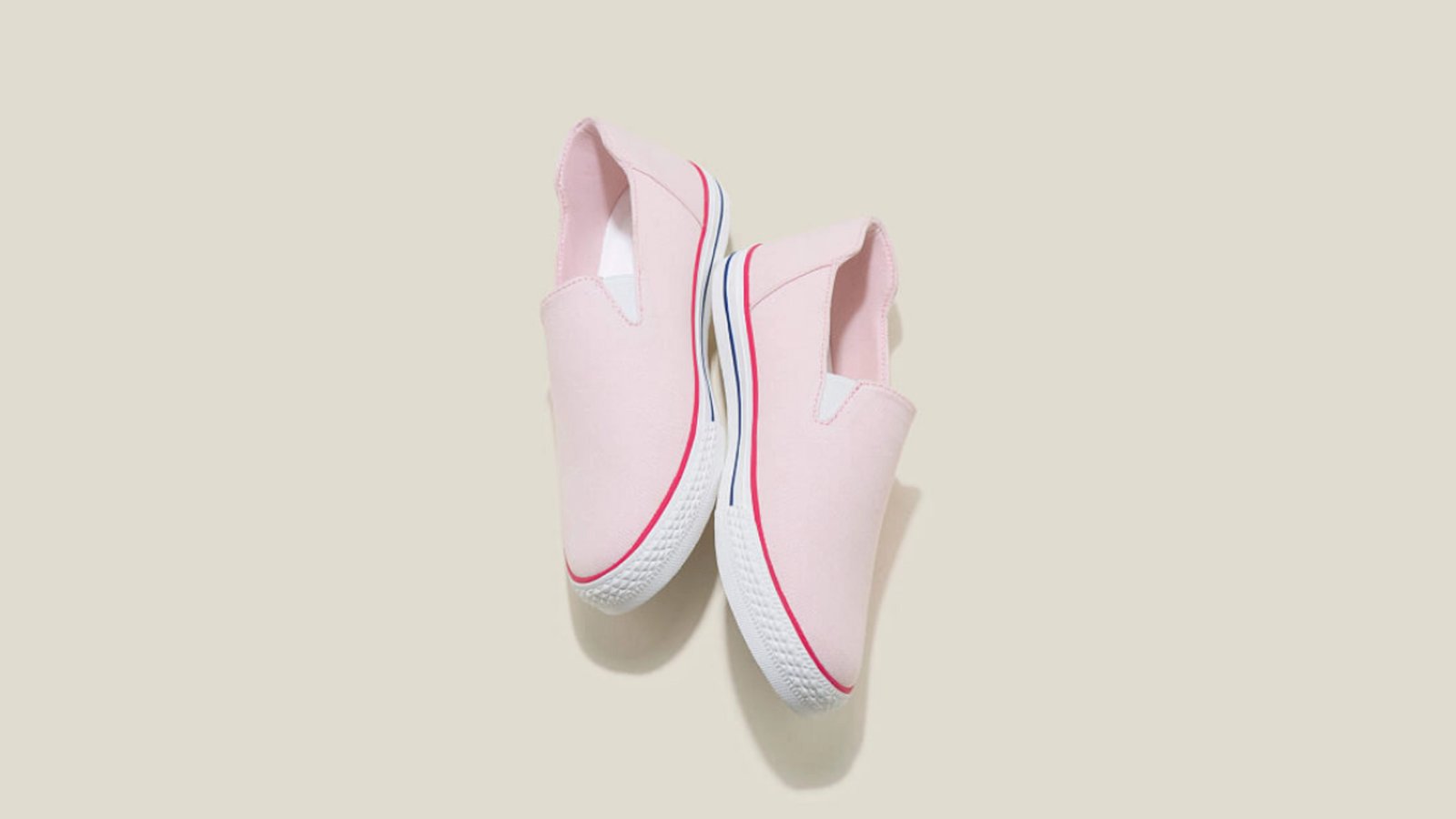 Giày sneaker slip-on tiện lợi, phong cách năng động cho phái nữ bận rộn.