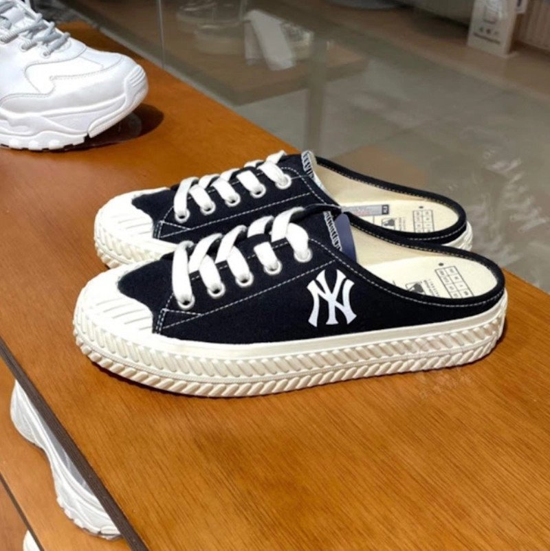 Giày sục thể thao nữ đế cao với thiết kế độc đáo và tiện lợi