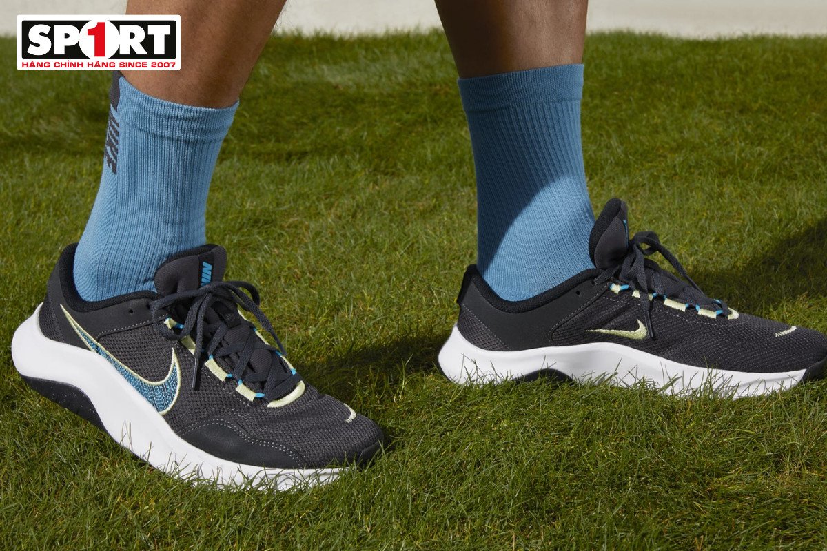 Giày tập gym nữ Nike Legend Essential 3 đen trắng