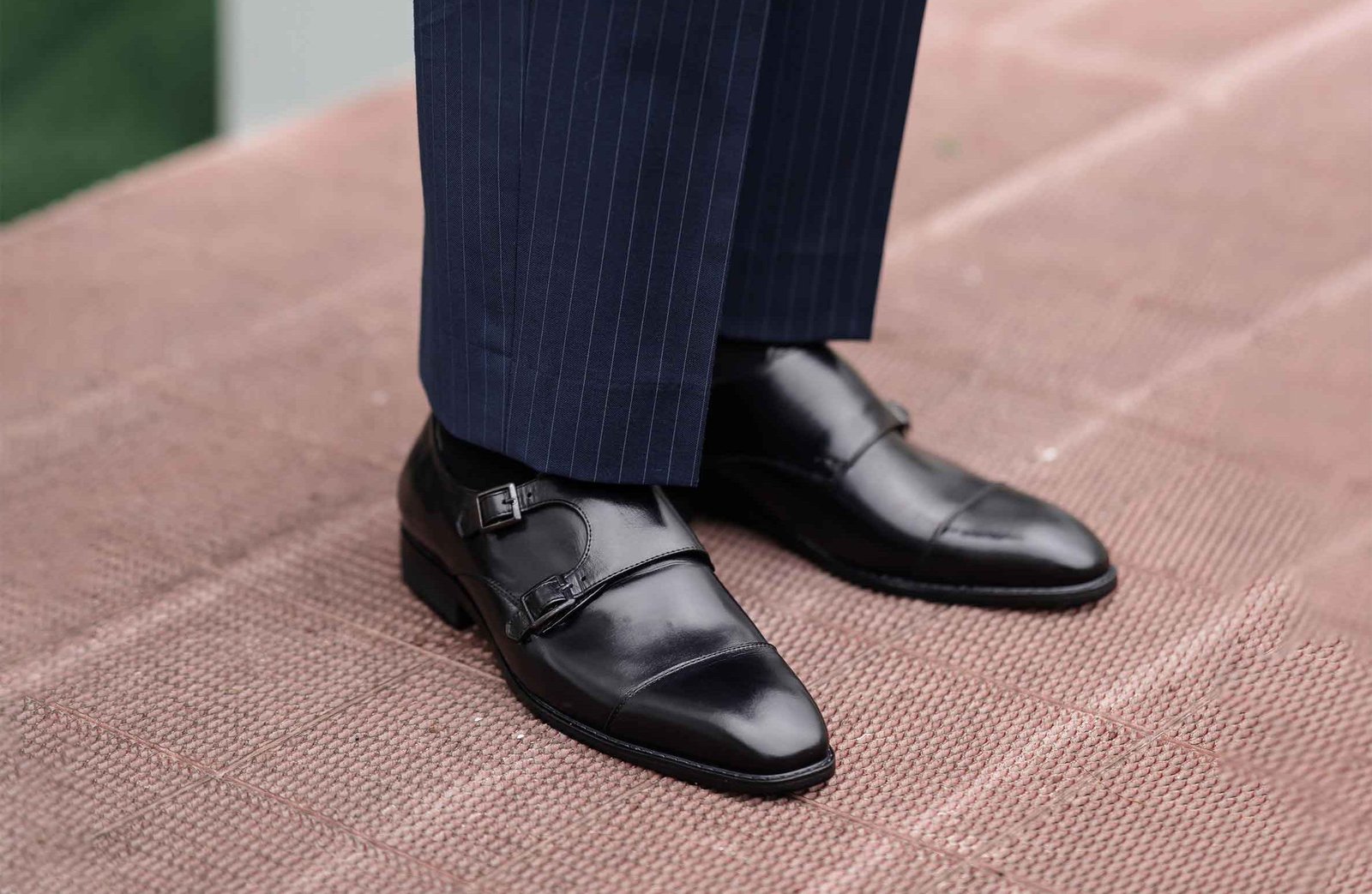 Giày tây chú rể Double Monkstrap da bò màu đen với khóa kim loại sang trọng