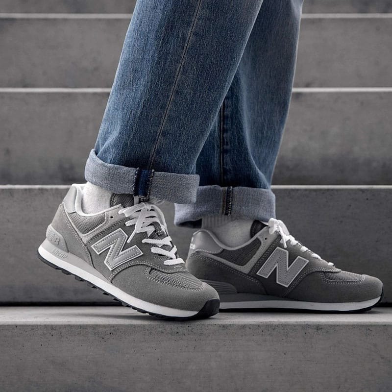 Giày thể thao New Balance 574 màu xám cổ điển, sự kết hợp hoàn hảo cho phong cách giày nam mùa hè hàng ngày
