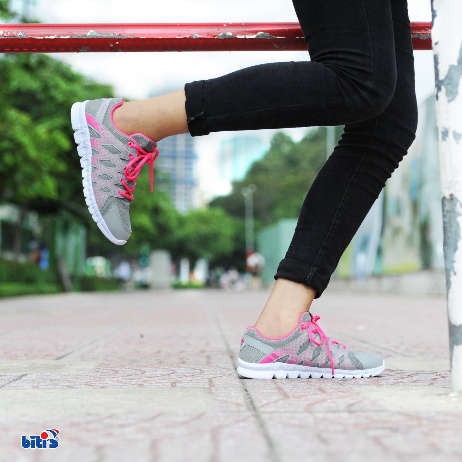 Giày thể thao nữ cần chọn đúng kích thước để vận động tối ưu