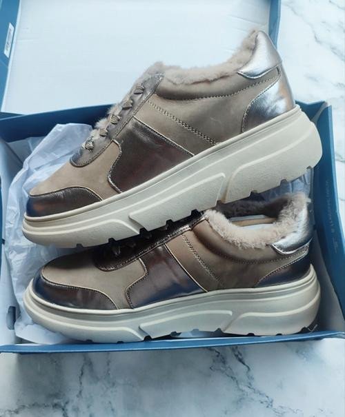 Giày thể thao nữ Caprice thoải mái cho chân to