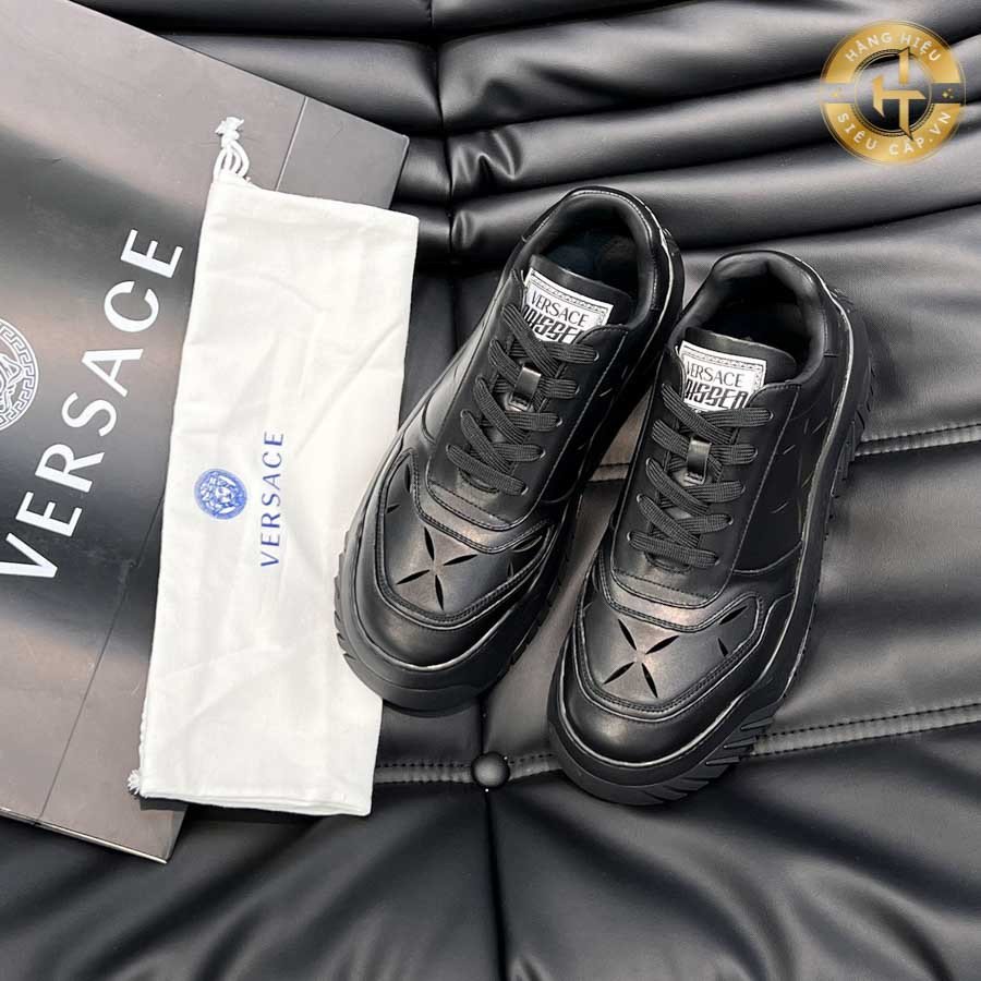 Giày thể thao Versace nữ tông đen sang trọng, dễ dàng phối hợp mọi trang phục